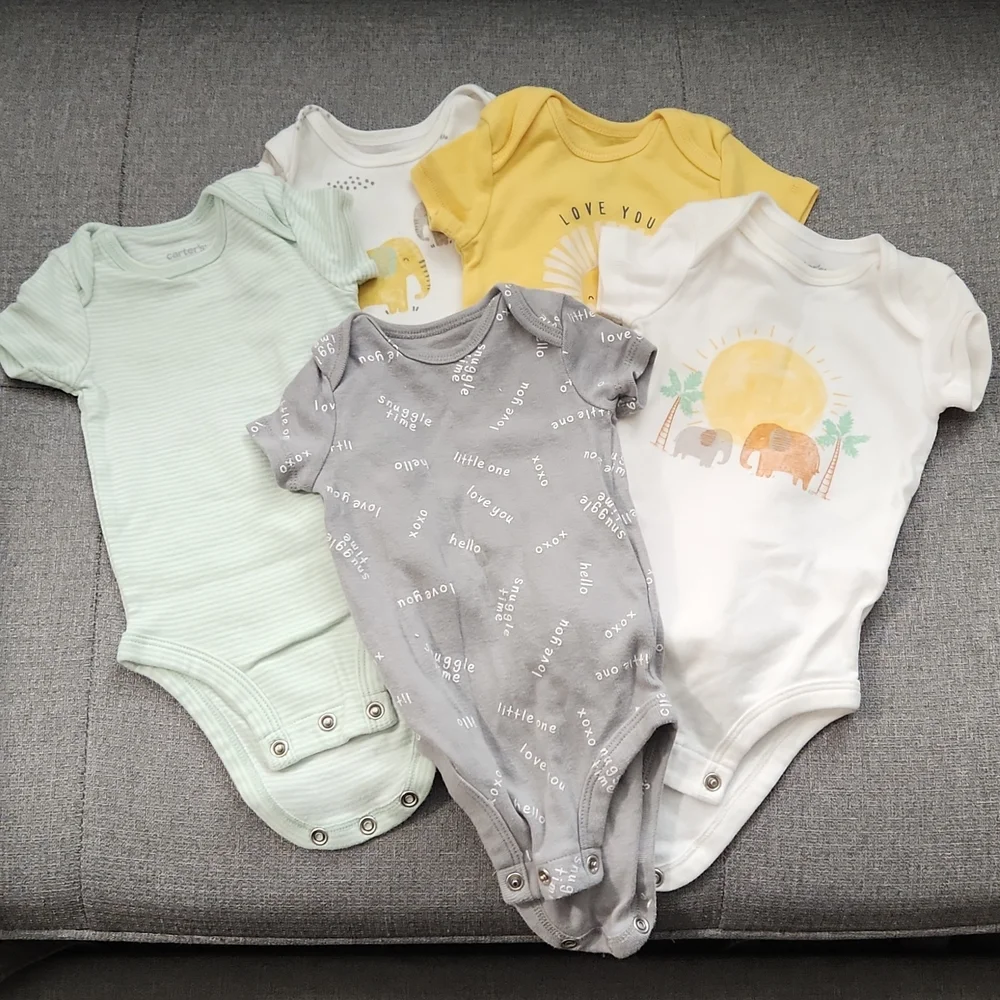 Carters 5 bodysuits neutral 3 months